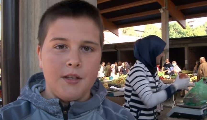 Ovo je Džan Haskić, najmlađi prodavač na pijaci u Novom Travniku