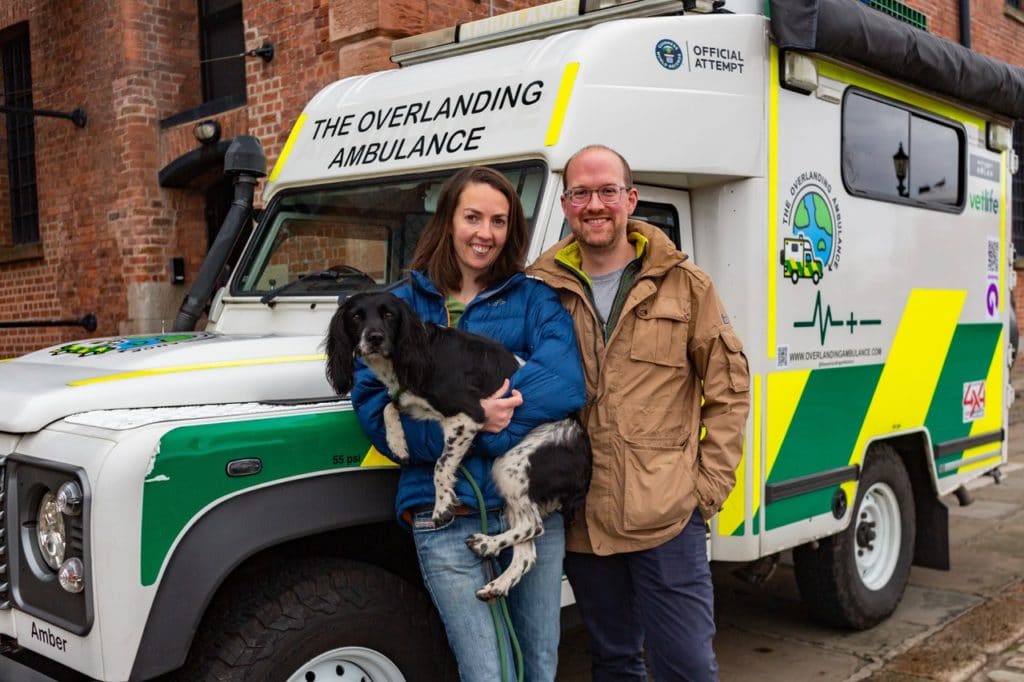 veterinari koji u dobrotvorne svrhe žele osvojiti ginisov rekord posjetili dogs trust