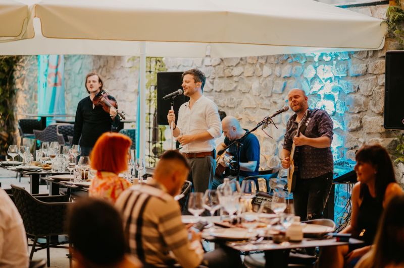 ugođaj za sva čula: iqos club u travniku organizovao nezaboravan doživljaj